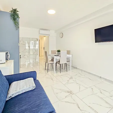 Apartment New Big Flat 8 Pers Ac Wifi *